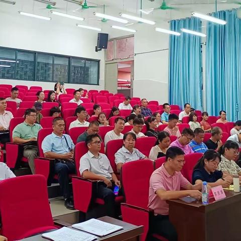 优秀课例巧引领 三尺讲台竞风采——2023年崇左市第二届“八桂大讲堂·教研之秋”初中数学课堂教学课例展评活动