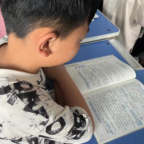 【慧•实二小】赓续红色血脉 传承红色精神——灵宝市第二实验小学六年级制作“红色诗集”活动