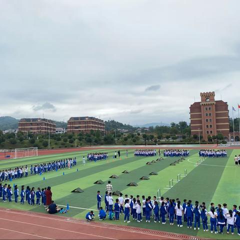 新化县思沁学校第六届体育节之三年级趣味运动会_障碍跑&跳绳接力