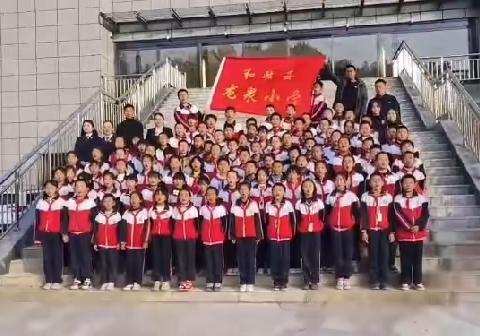 知法学法辩是非，依法守法不吃亏  ——龙泉小学参观学习县人民法院活动