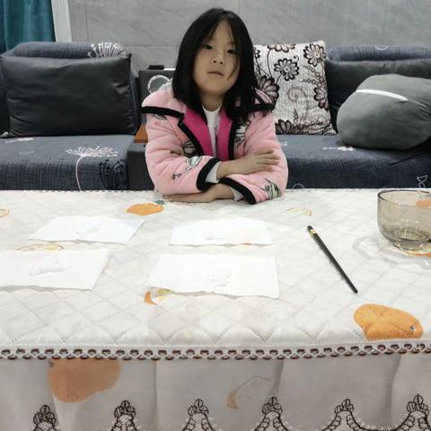 科学小实验《食盐溶解》