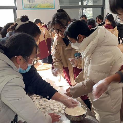 ［真雅康店   厚德一中］暖暖冬至情，浓浓饺子香——巩义市康店镇第一初级中学开展冬至包饺子活动