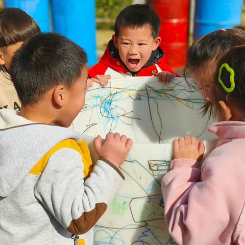 峄城区第三实验幼儿园——中二班声音是怎么产生的？