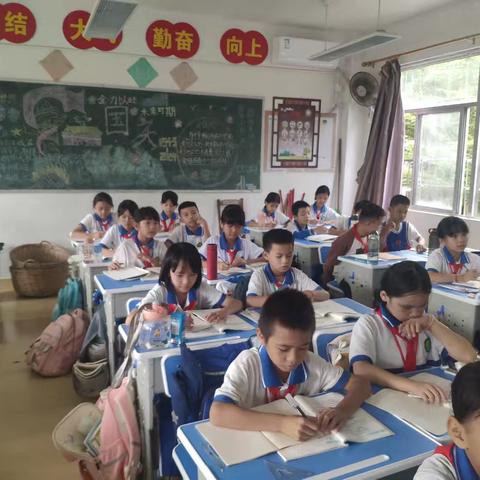 七坊镇中心学校四年级组第10周课后服务简报