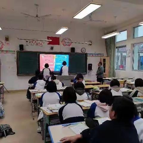 “英”为兴趣  “语”你同行 ——英语兴趣小组艺体活动记录