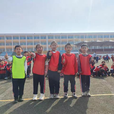 ‌绿茵萌趣，童心飞扬 ——记一年级（6）班足球赛