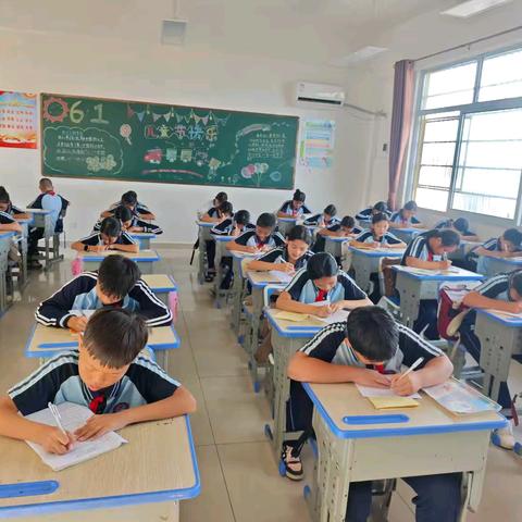 ‍墨香盈卷，“英”韵飞扬 ——新盈小学2025英语书写比赛美篇