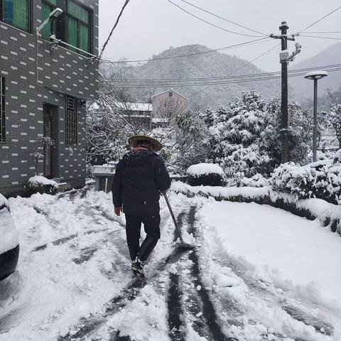 美丽山区雪景