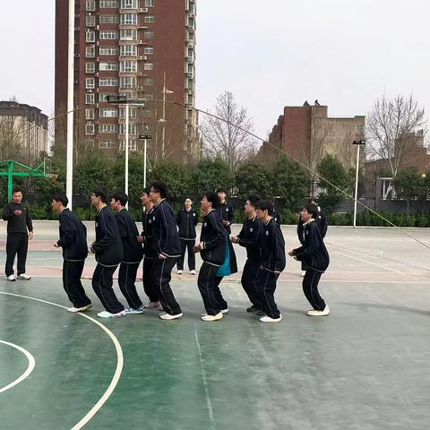 汤阴一中高三2组“绳跃青春，聚力前行”跳绳活动