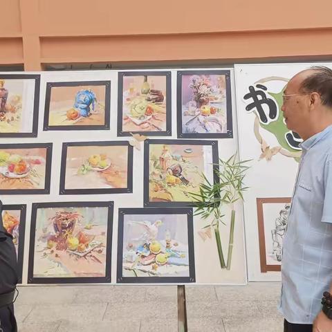 洛宁县中等职业学校 ﻿迎国庆书画展