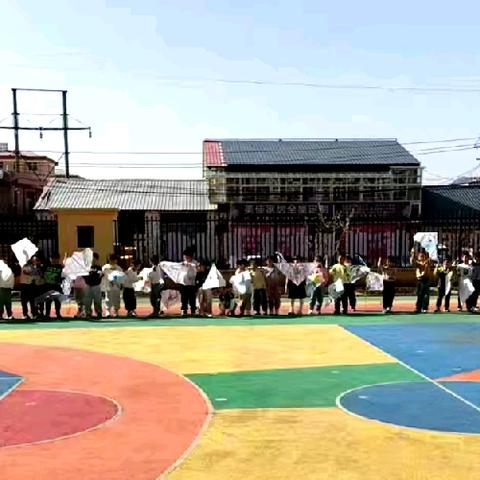 围场第四幼儿园——大三班 “春日翩翩，风舞纸鸢” ﻿主题课程活动