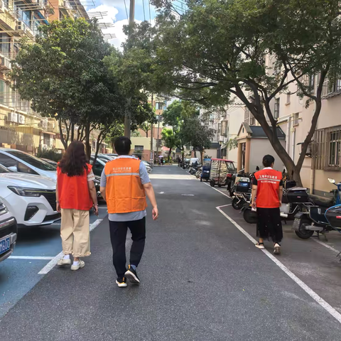 “双节将至护平安”——忠烈居委开展节前安全隐患大排查