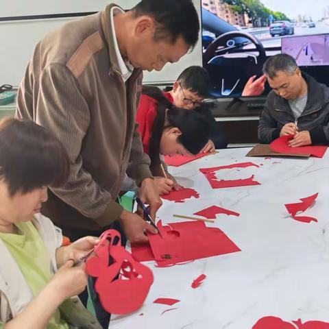 快乐生活剪出精彩—庆元县百山祖镇和美残疾人之家开展剪纸活动