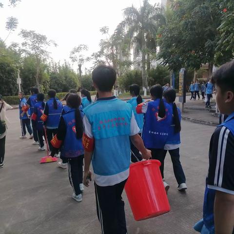 环保系参加学院组织的“学雷锋”志愿服务月活动启动仪式