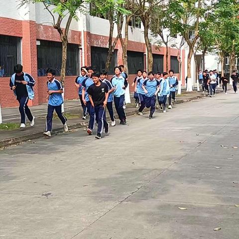 环保系组织学生参加全院“消防安全紧急疏散演练”活动