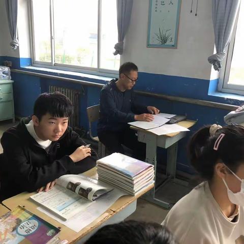 “教学指导强效率、上下合力促质量”——教育局领导钱洪涛同志赴南孙庄镇中学进行教学指导掠影