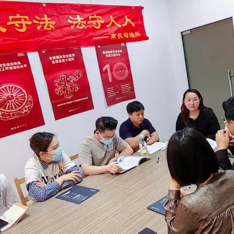 南长街道经八条社区开展国家安全日宣传活动