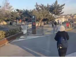 市南区综合行政执法大队江苏路街道中队:严查停车场物价，守护民众权益