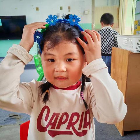 建构区里的雪花片魔法——中班幼儿拼插游戏持续观察记录