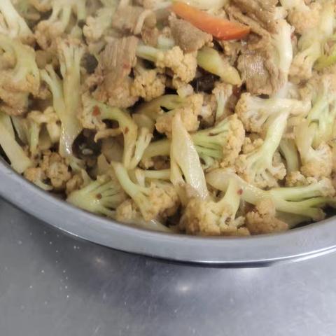 王莽街道汤房庙小学2024.12.9——12.13晒餐