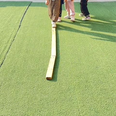 清平镇中心幼儿园户外自主游戏持续观察——积木平衡大挑战