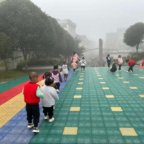 余庆县花山苗族乡中心幼儿园小2班第十四周活动