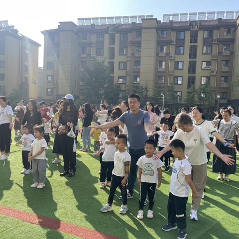 学习做月饼喜迎中秋节——中六班家长半日开放