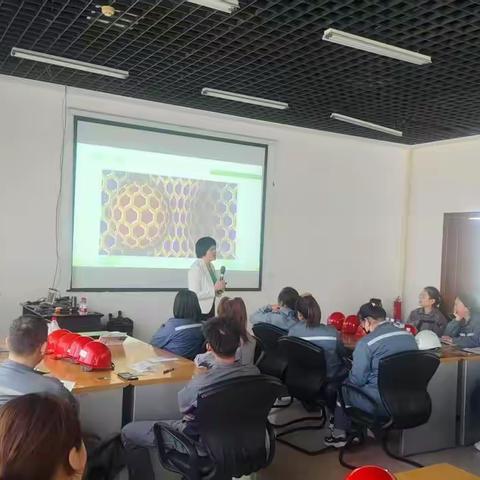 关爱职工心理，绽放健康心花