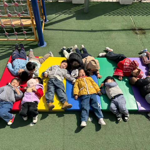 四月春风来，人间四月天🌸