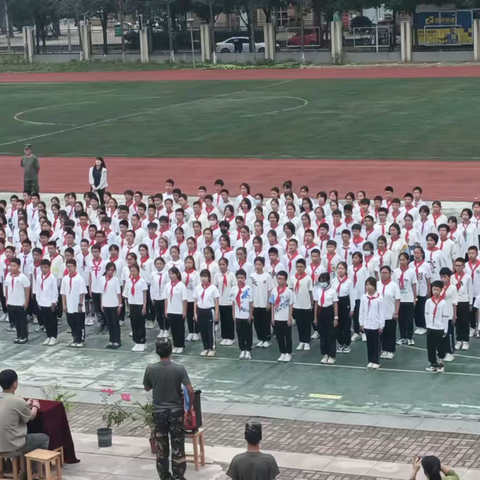 少年燃壮志，青春正启航 ——记武珞路中学东湖校区七年级新生行为习惯养成教育实践活动