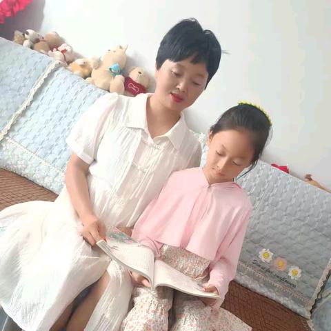 “读名人故事，品书香之气” 二（7）班六月份阅读分享