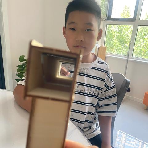 五洲观澜小学  五（6）班孟奕辰——制作潜望镜
