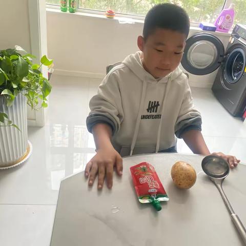 五洲观澜小学  五（6）班孟奕辰——火山喷发