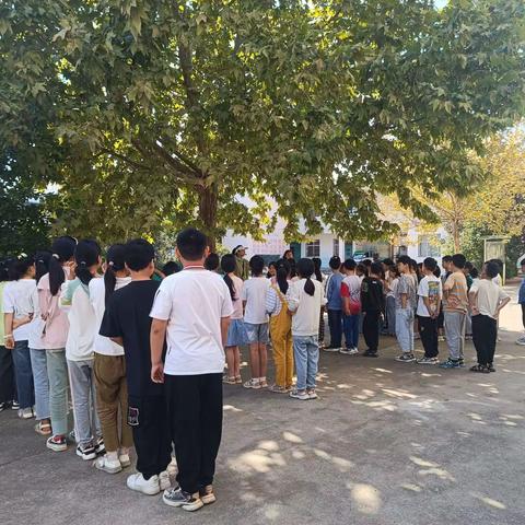 留光镇马村小学体育课堂展风采——爱上体育课，运动我快乐