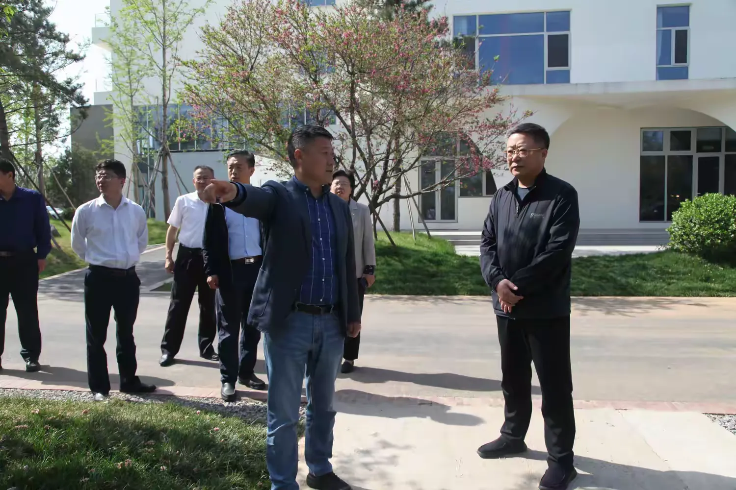 简篇-区人大常委会副主任韩惠民开展固定联系代表活动