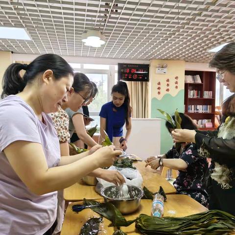 光影忆峥嵘 粽香暖邻里｜香榭丽东区社区联合槐荫区总工会开展端午主题共建活动