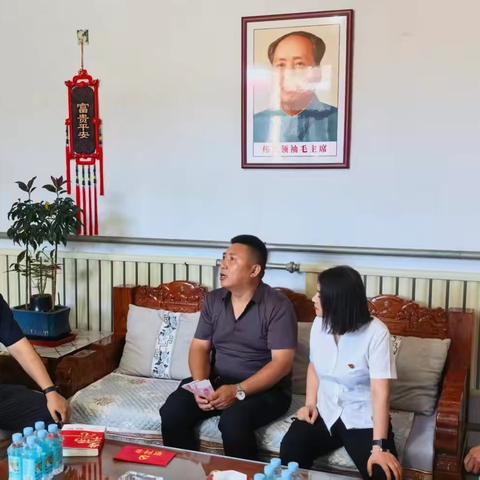 襄汾县委常委、纪委书记王志刚深入赵康镇走访慰问老党员