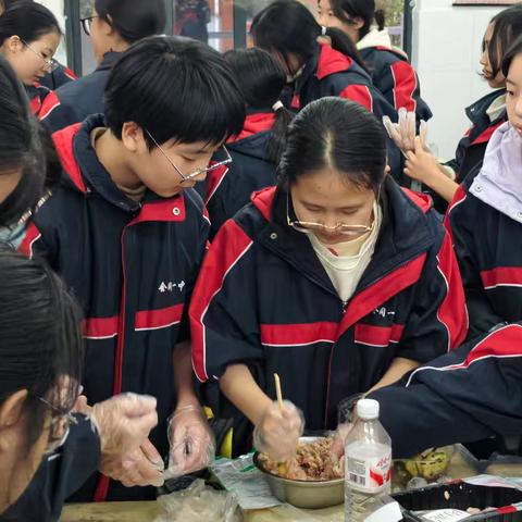 冬至留校，教室变家——初二（3）班的温暖一天