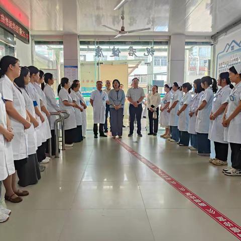 致敬白衣天使 凝聚奋进力量——平和县领导开展护士节慰问活动