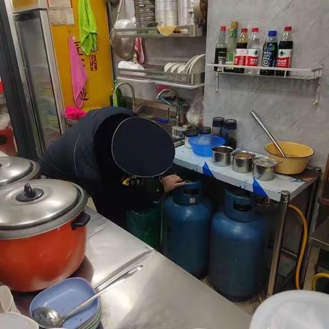 护航新年平安，大南中队开展燃气安全检查