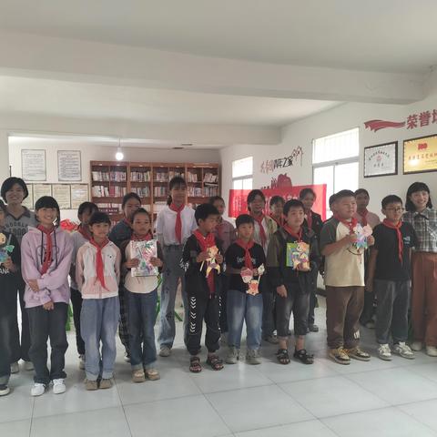 红领巾爱祖国  童心向学 悦读分享 ——青龙小学庆“六·一”系列活动之 （读书分享）