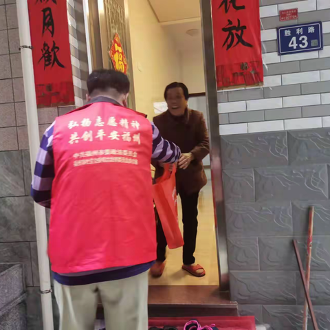 【县垃分办】百胜村开展垃圾分类入户宣传活动