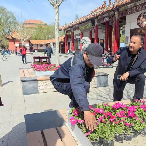 喜迎“五一”     繁花似锦扮靓玉泽湖公园