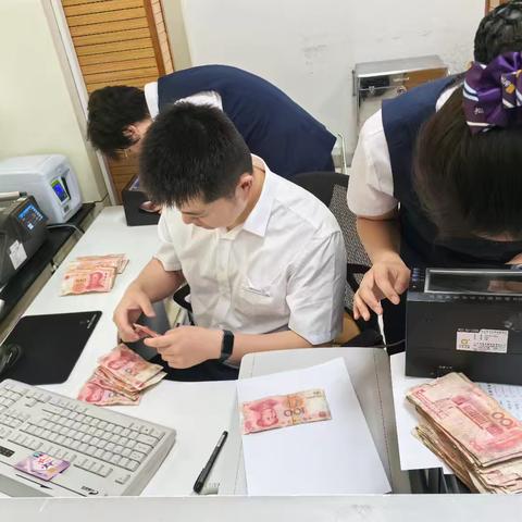以专业鉴真心，光大银行舜耕支行用行动诠释“为民服务”