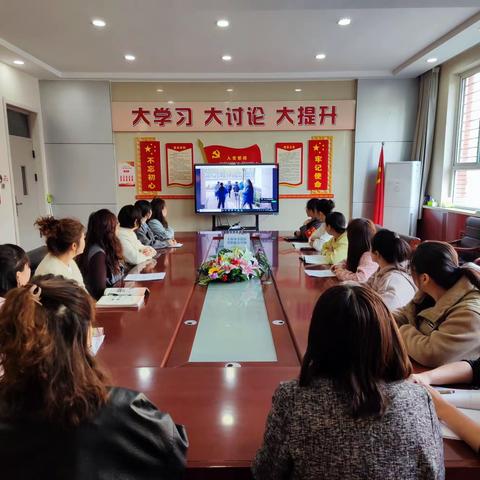 [安全]晋阳街小学组织师生收看春季学校火灾疏散逃生演练公开课