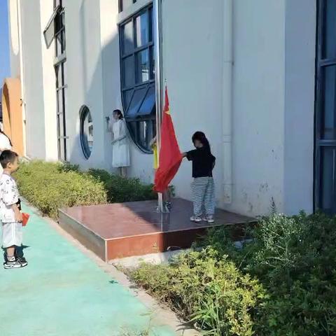 “童真迎国庆 红色润童心”----闪石中心幼儿园大班喜迎国庆节活动报道