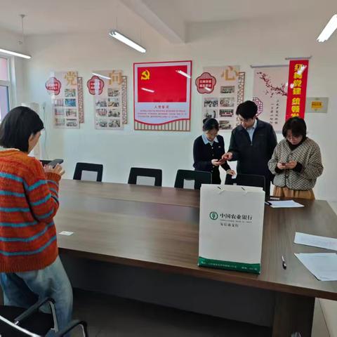 农行服务进校园，贴心便捷获赞誉