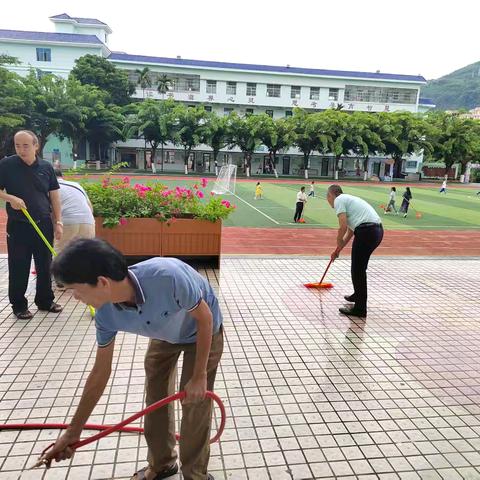 五指山第一小学党支部——“打扫卫生齐动手🧹焕然一新大家园”