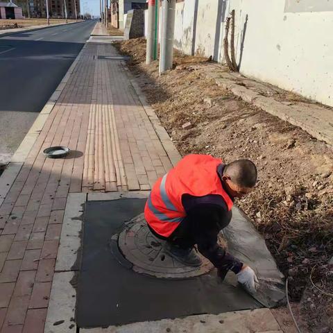 乌拉盖管理区住房和城乡建设事业发展中心 开展春季市政设施维护工作