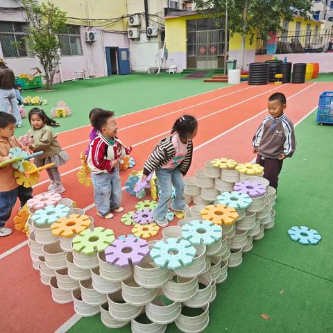 【三幼】小二班户外游戏案例——披萨店(刘凤)